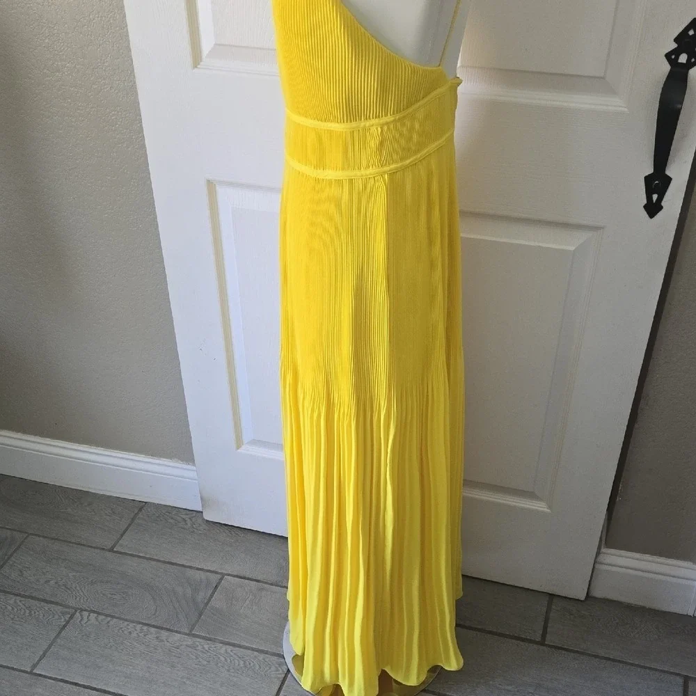 AMUR Yellow Pleated‎ Halter Maxi Dress Formal Evening Gown Size 4 - Picture 4 of 9